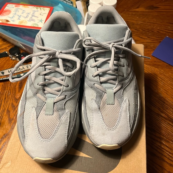 Yeezy boost 700 Inertia - Picture 2 of 5